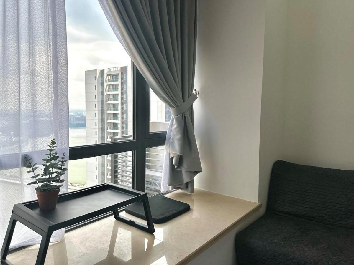 Pangsapuri R&f Seaview Walking To Ciq 2b2b Johor Bahru